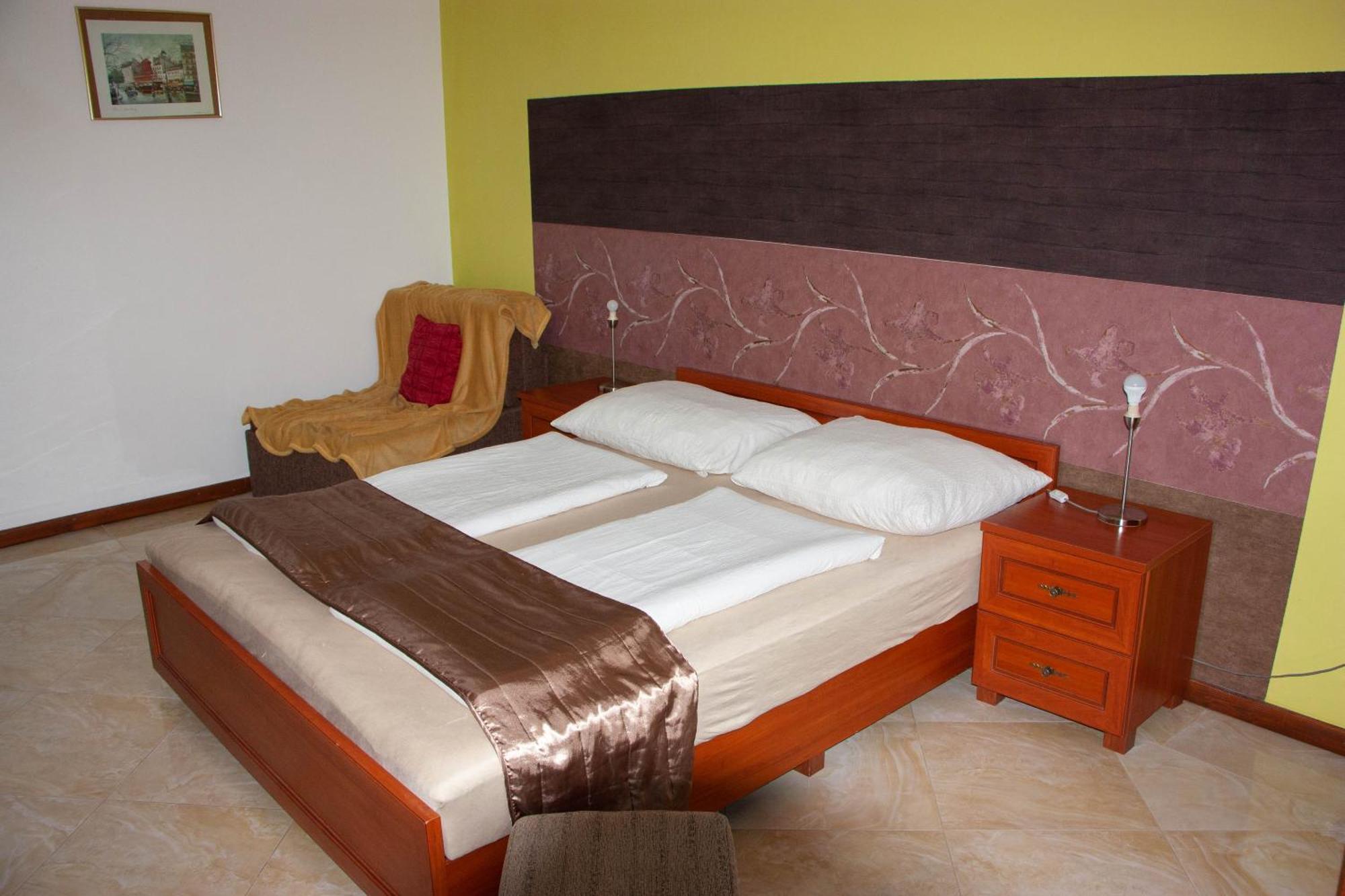 Aquarius Vendeghaz Hotell Szeged Exteriör bild