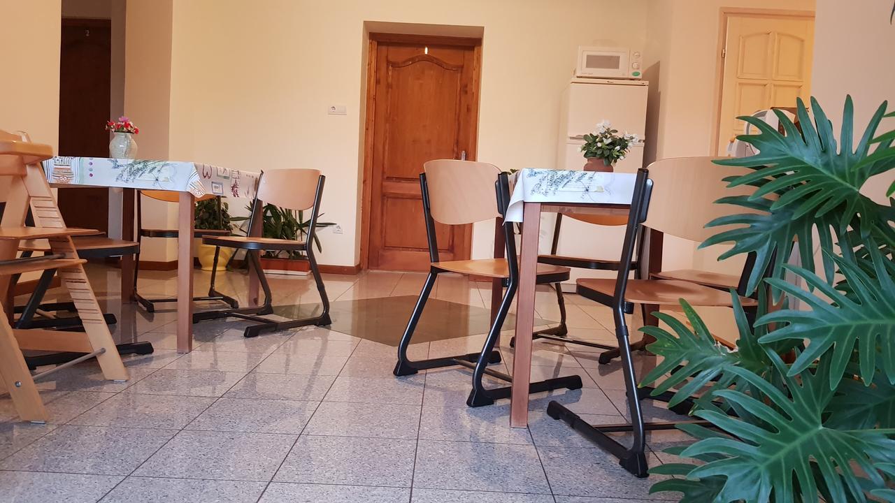Aquarius Vendeghaz Hotell Szeged Exteriör bild