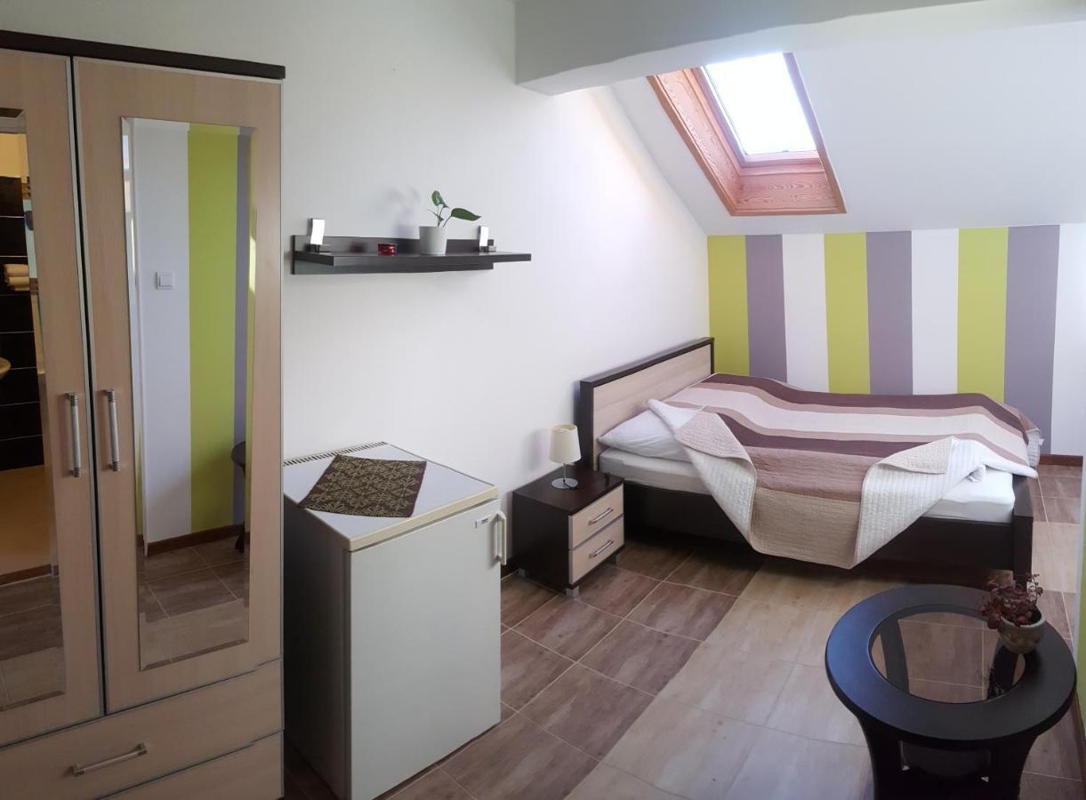 Aquarius Vendeghaz Hotell Szeged Exteriör bild